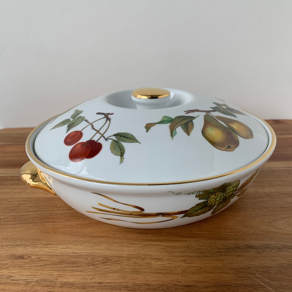 Vintage Royal Worcester Evesham Round Covered Casserole Dish
